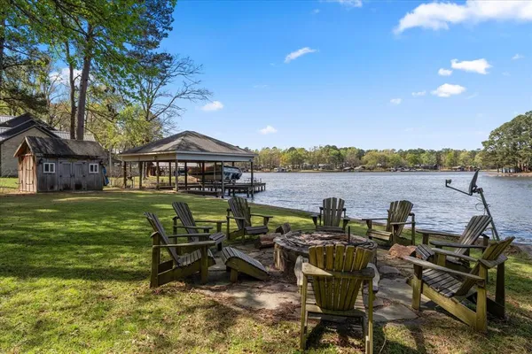 $1,150,000 | 230 Lake Drive, Mount Vernon, TX 75457