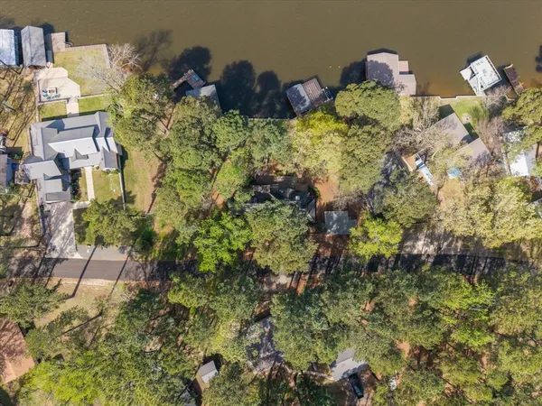 $1,150,000 | 230 Lake Drive, Mount Vernon, TX 75457