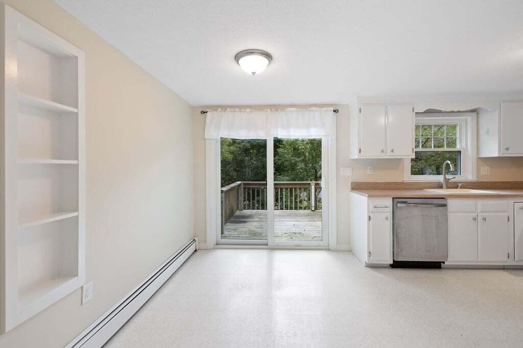 7 Grist Mill Road Harwich, MA 02645 - Photo 14 of 30 7 Grist Mill Rd Kitchen