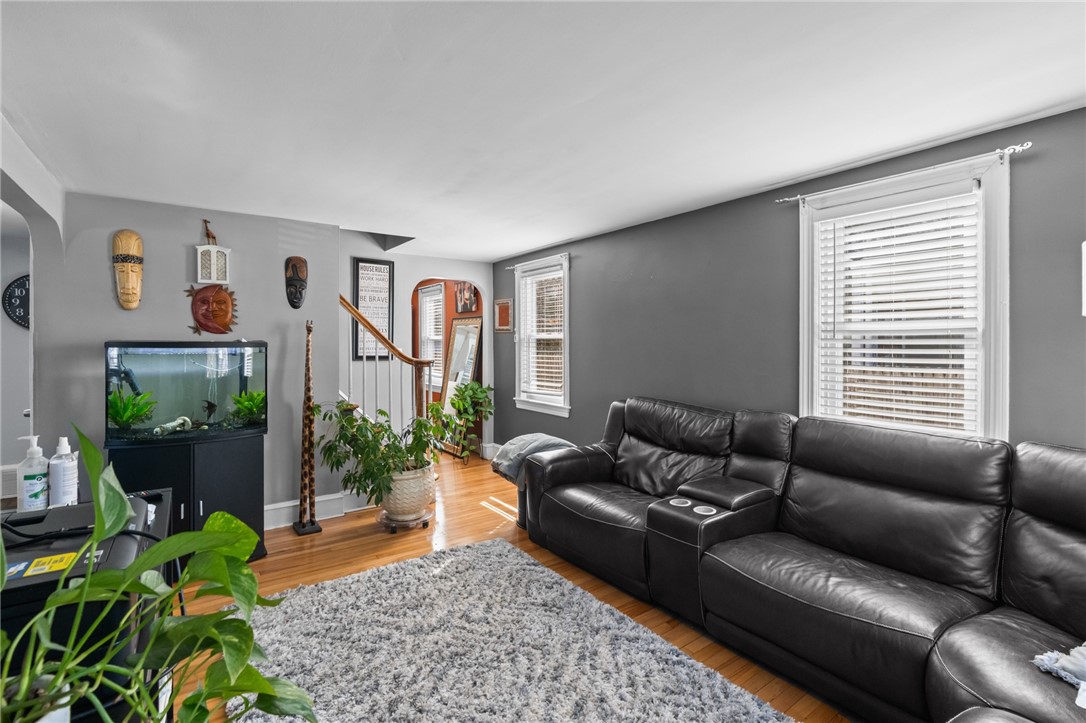 19 Annette Avenue Pawtucket, RI 02861 - Photo 3 of 44