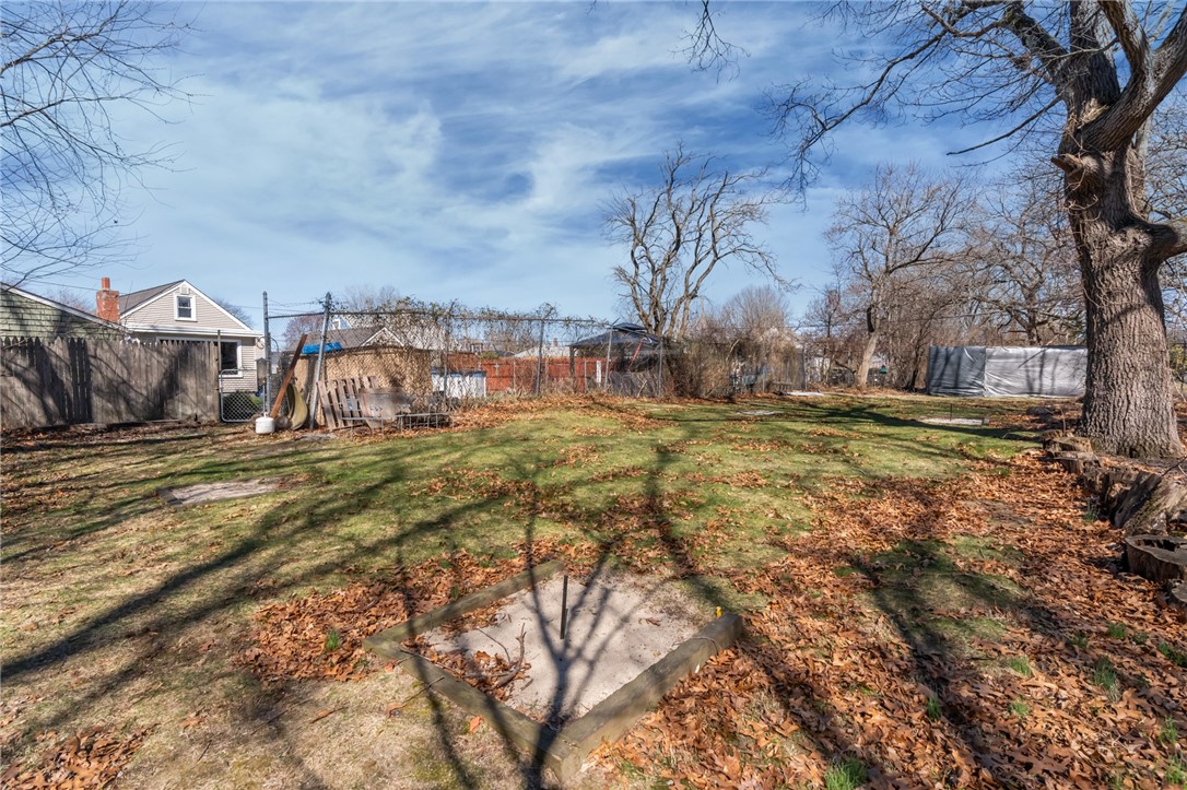 19 Annette Avenue Pawtucket, RI 02861 - Photo 42 of 44