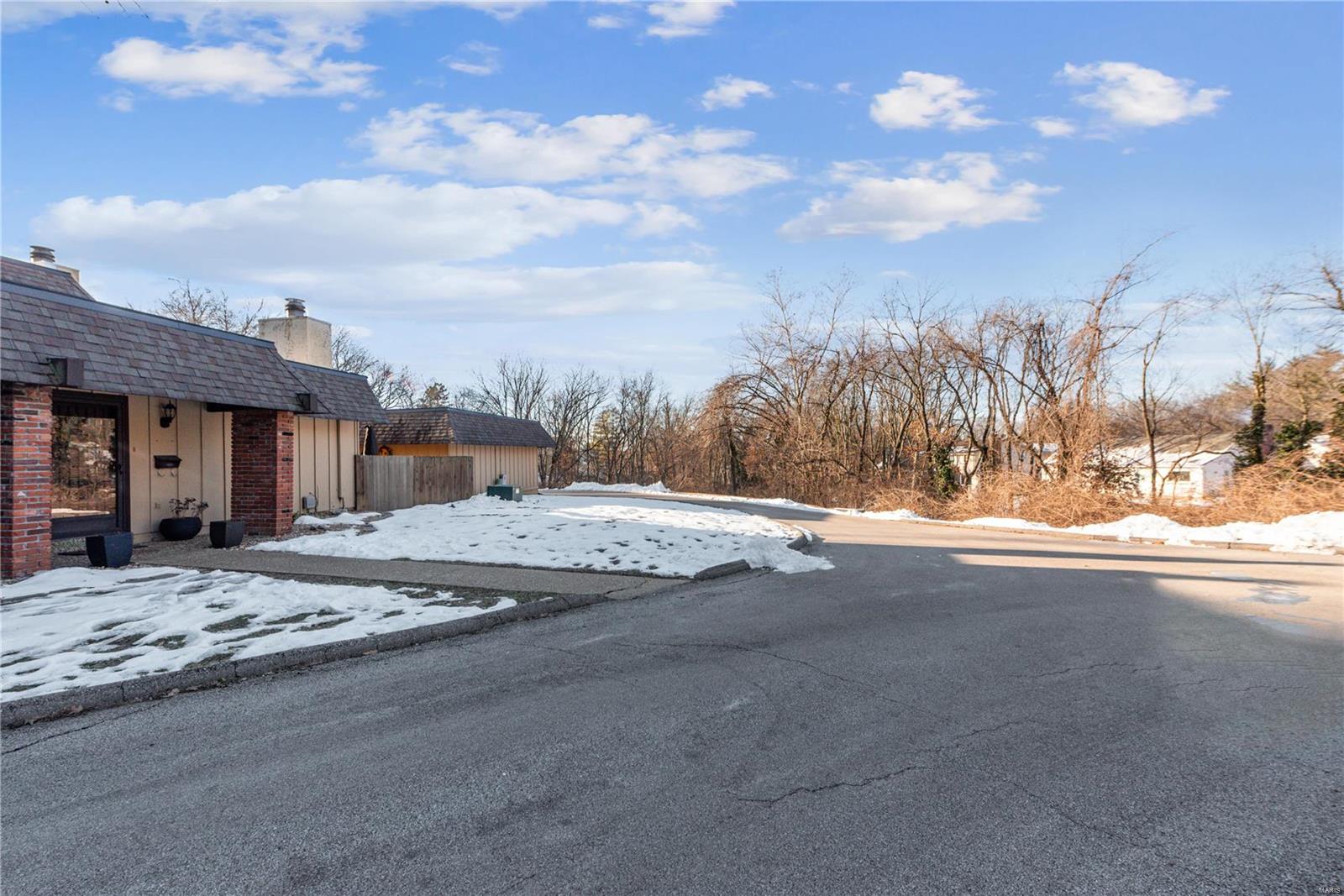 1339 Hampton Road, Unit E St. Charles, MO 63303 - Photo 19 of 20 Gallery Image 19