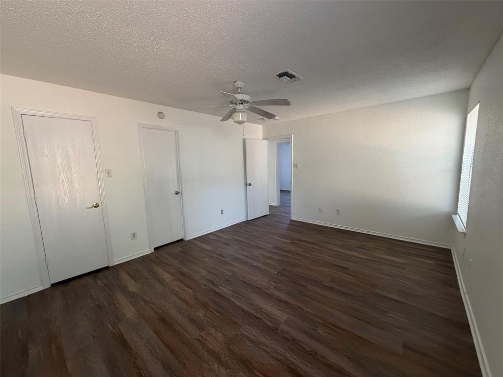 7116 Nohl Ranch Road Fort Worth, TX 76133 - Photo 4 of 10 Large Master bedroom, with ensuite full bathroom