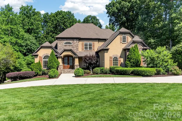 $975,000 | 6543 Robin Hollow Drive, Mint Hill, NC 28227