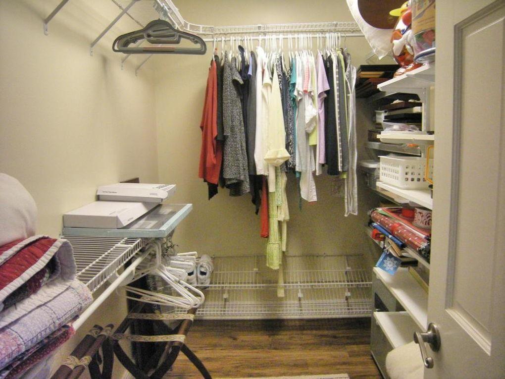 585 Northwest 2nd Avenue Boca Raton, FL 33432 - Photo 4 of 15 585 CLOSET