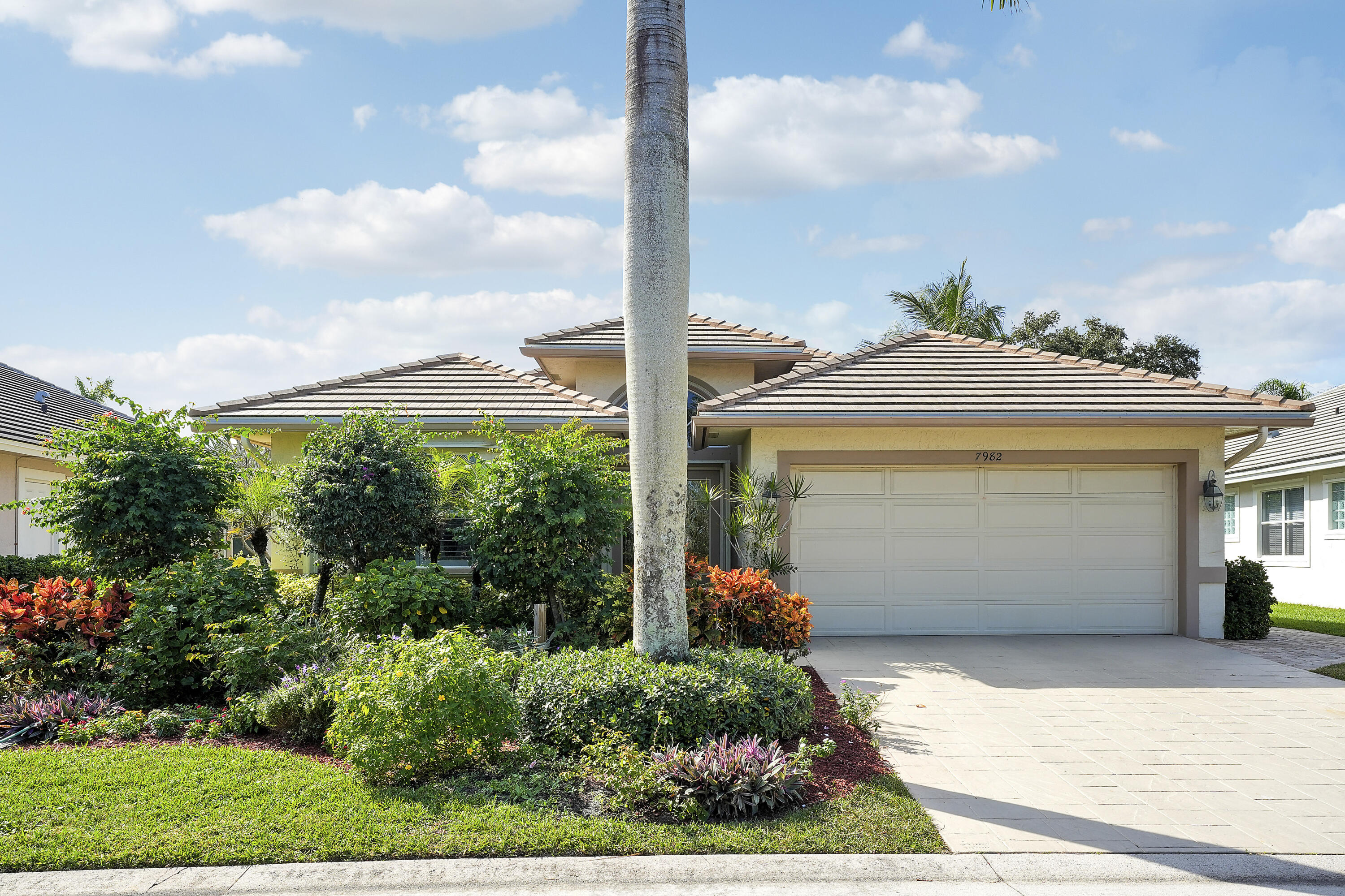 7982 Southeast Hempstead Circle Hobe Sound, FL 33455 - Photo 4 of 45 House-36