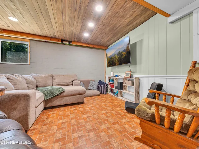 $399,000 | 217 Mayview Drive, Powell, TN 37849