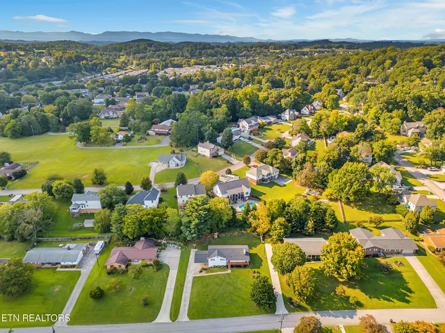 $399,000 | 217 Mayview Drive, Powell, TN 37849