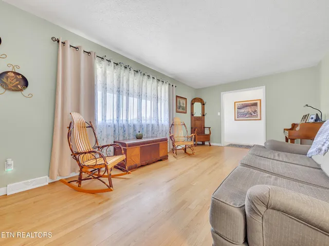 $399,000 | 217 Mayview Drive, Powell, TN 37849