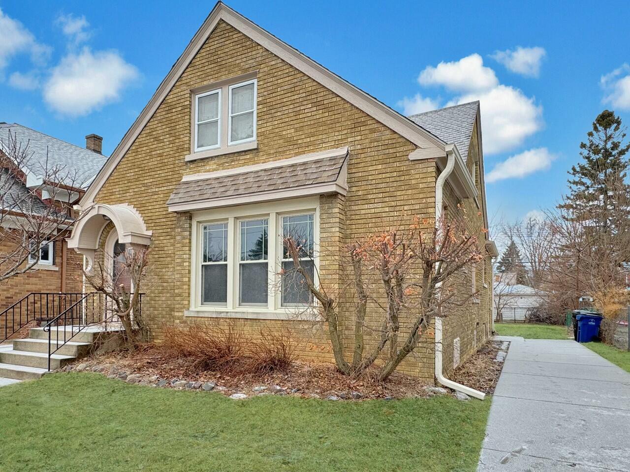 1020 Augusta Street Racine, WI 53402 - Photo 1 of 1 Front