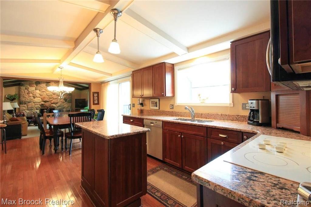 3251 Kilburn Road West Rochester Hills, MI 48306 - Photo 17 of 53