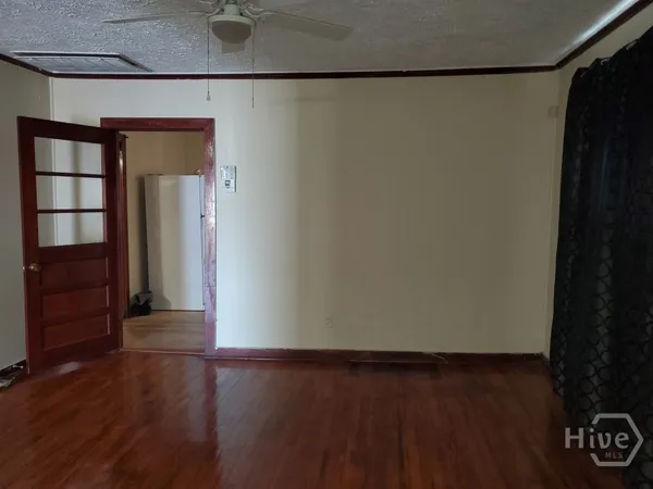 $1,600 | 120 Jenks Street, Savannah, GA 31415