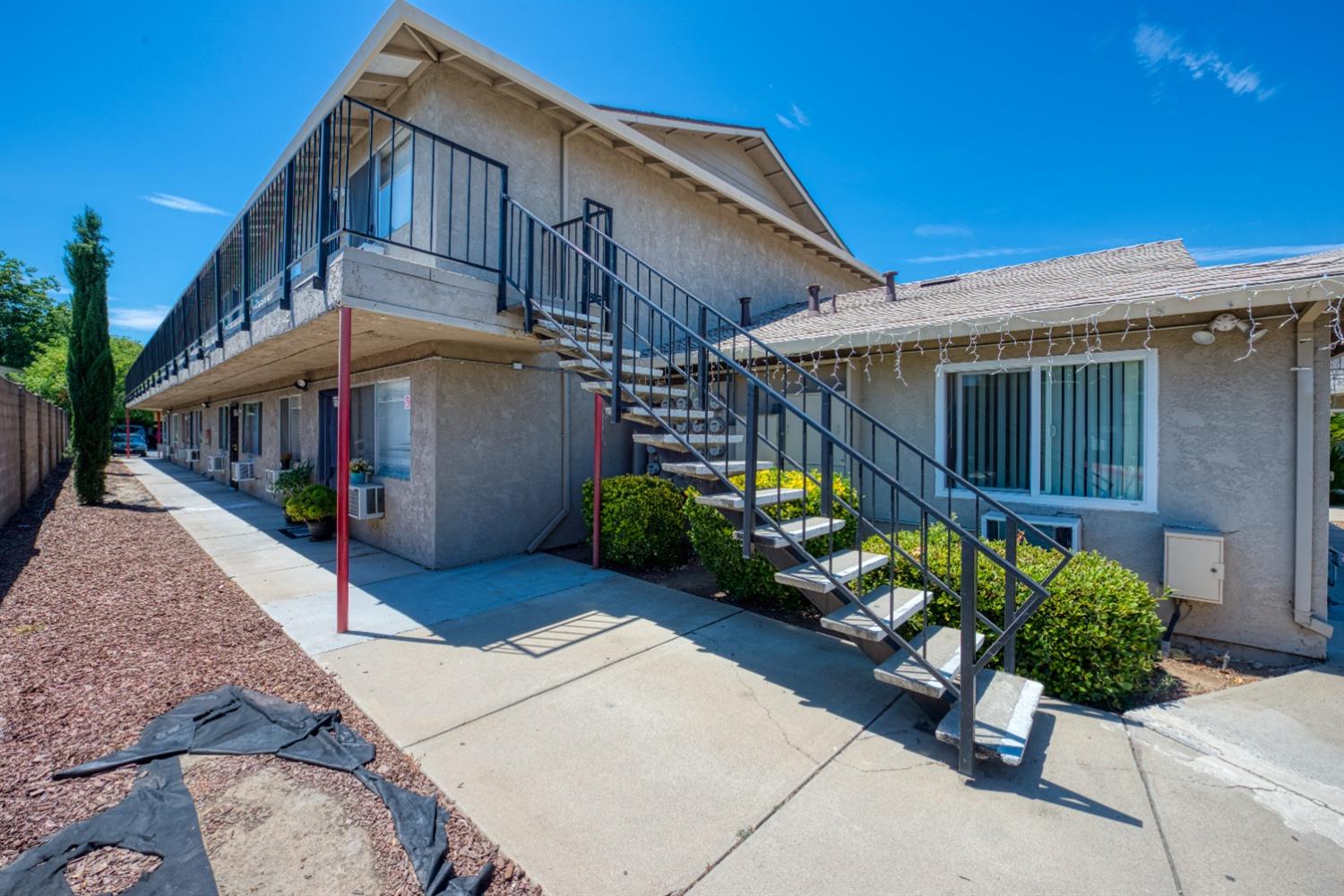 431 Coffee Road Modesto, CA 95355 - Photo 2 of 39