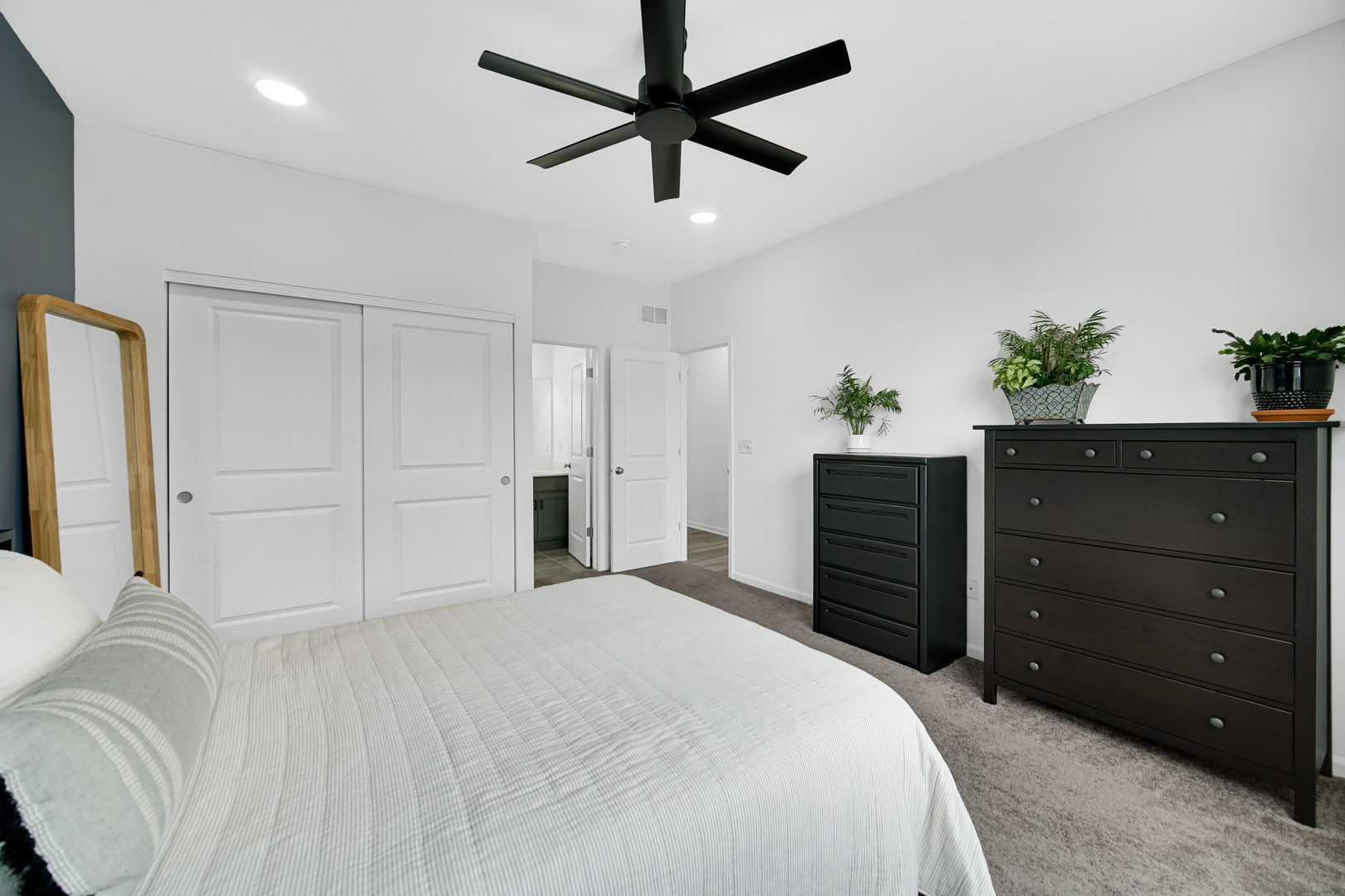 444 Comstock Road South Elgin, IL 60177 - Photo 14 of 25