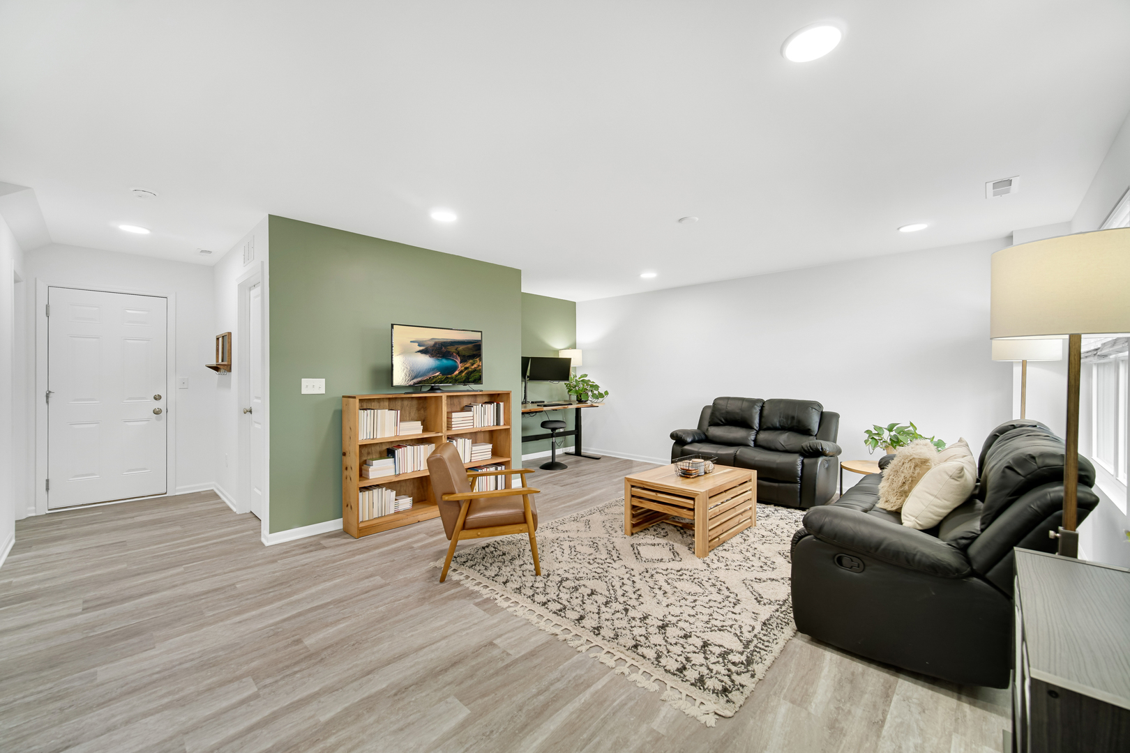 444 Comstock Road South Elgin, IL 60177 - Photo 10 of 25