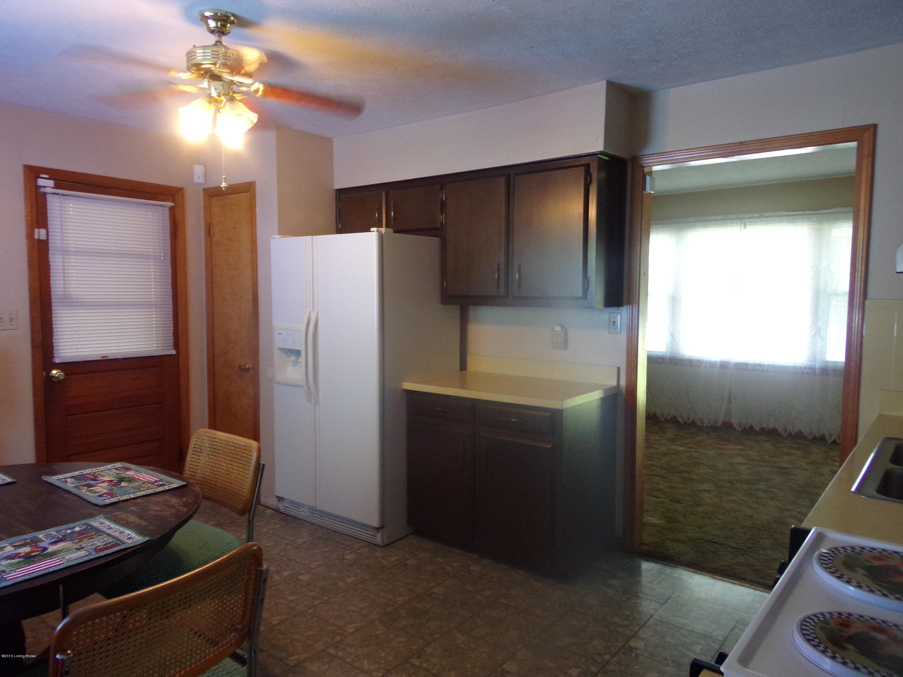 2538 South Bardstown Road Mount Washington, KY 40047 - Photo 4 of 14 111_1842