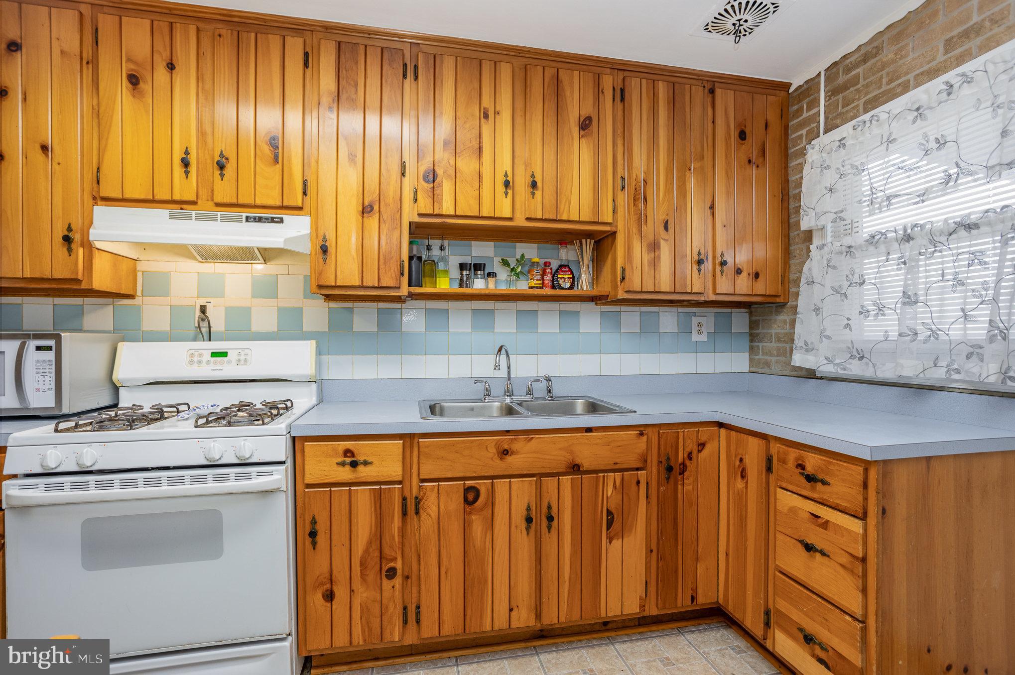 8134 Gray Haven Road Baltimore, MD 21222 - Photo 8 of 25