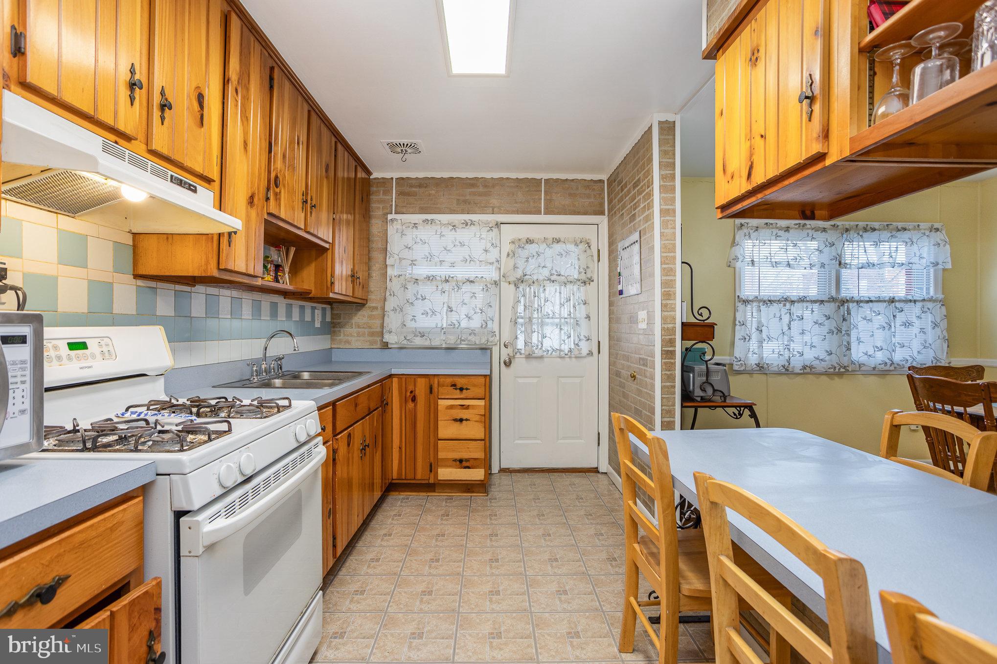 8134 Gray Haven Road Baltimore, MD 21222 - Photo 10 of 25