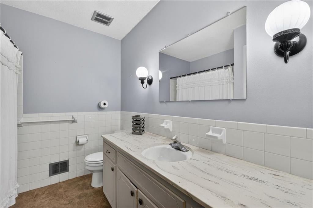 413 Southwest Sunset Drive Lee's Summit, MO 64081 - Photo 17 of 32