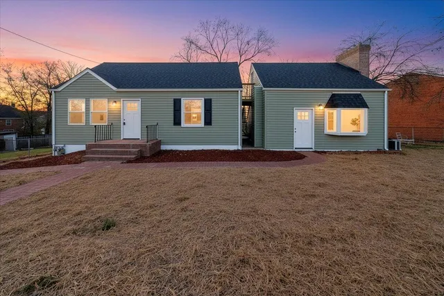 $229,900 | 2218 Larchwood Street Northeast, Roanoke, VA 24012