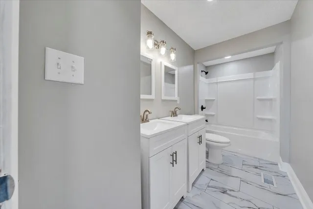 $229,900 | 2218 Larchwood Street Northeast, Roanoke, VA 24012