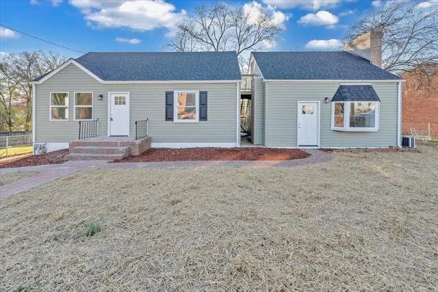 $229,900 | 2218 Larchwood Street Northeast, Roanoke, VA 24012