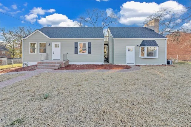 $229,900 | 2218 Larchwood Street Northeast, Roanoke, VA 24012