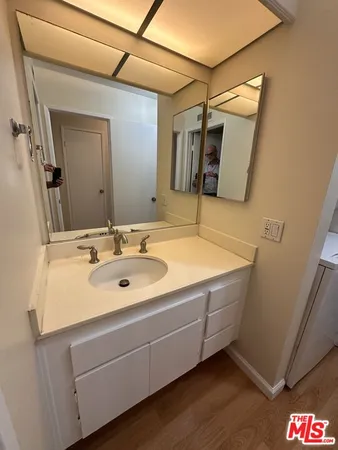 a view of empty room with front door