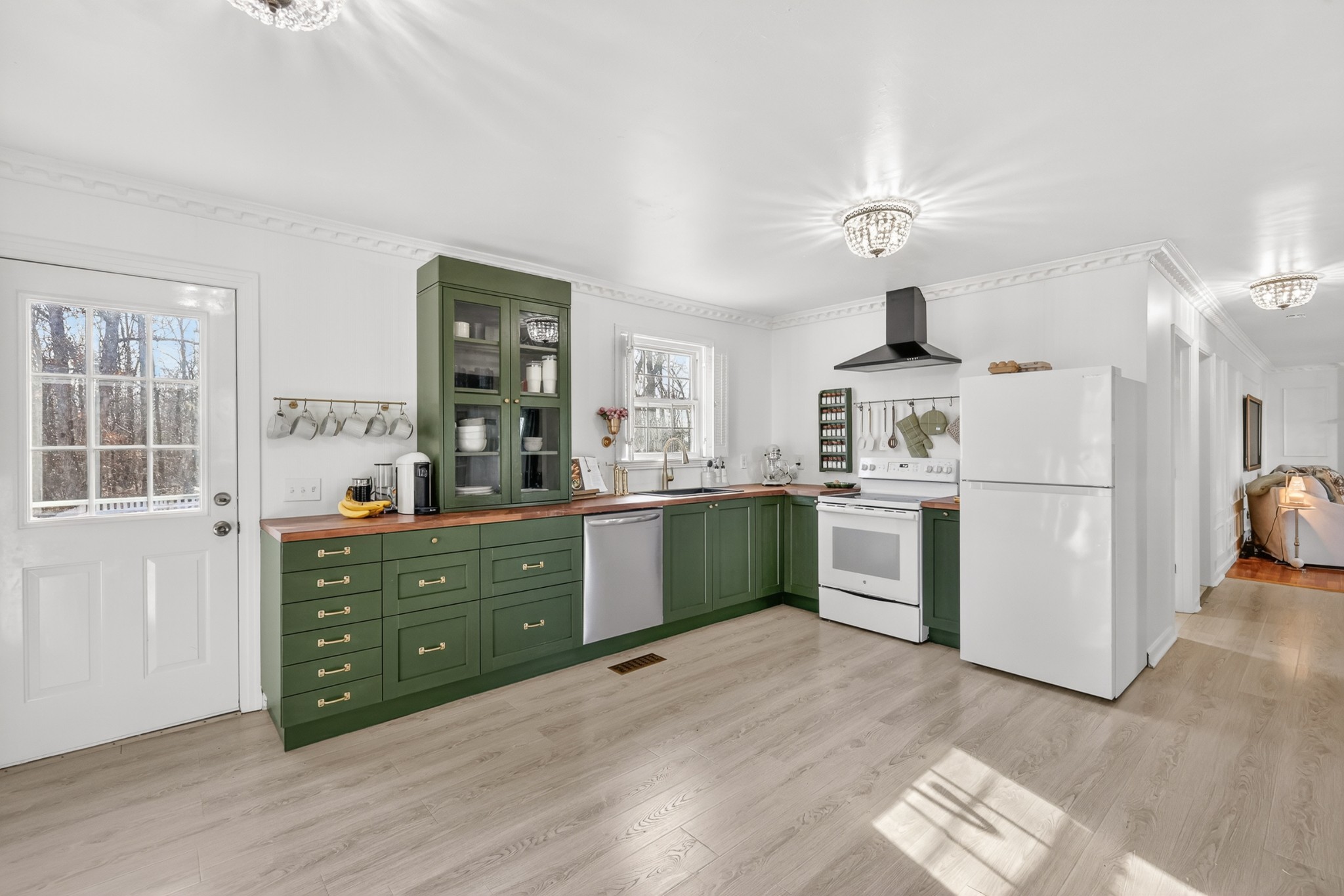 175 Dry Weakley Road Ethridge, TN 38456 - Photo 15 of 49 a kitchen with cabinets a sink and appliances
