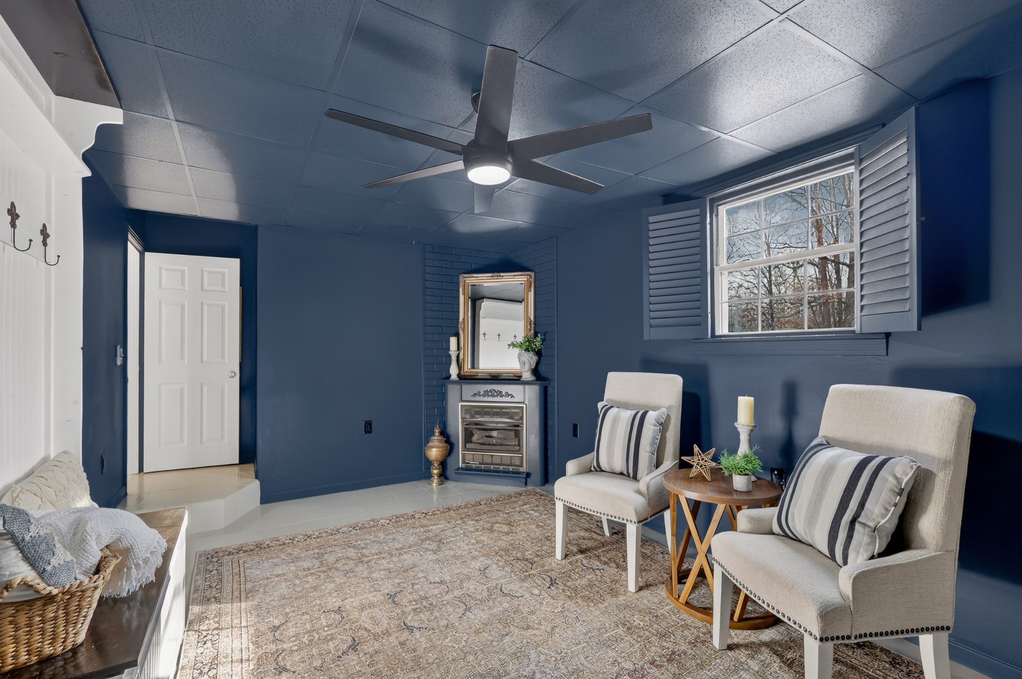 175 Dry Weakley Road Ethridge, TN 38456 - Photo 19 of 49 a living room with furniture and a window