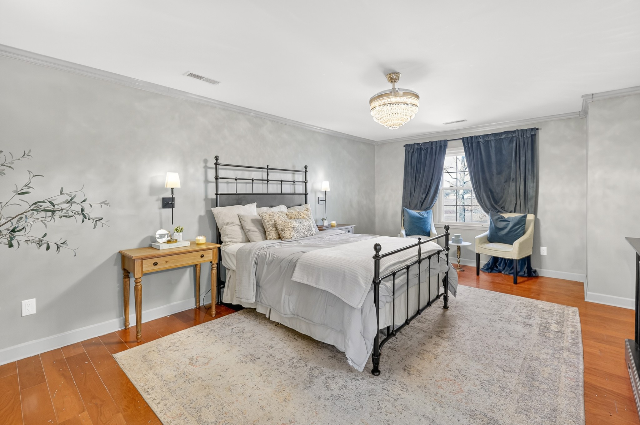 175 Dry Weakley Road Ethridge, TN 38456 - Photo 23 of 49 a bedroom with a bed and a table