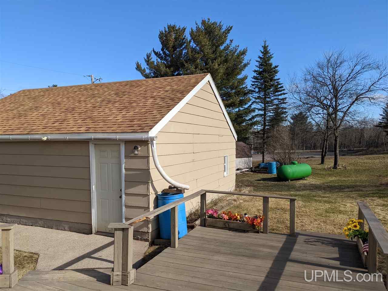 401 New Buffalo Road Negaunee, MI 49866 - Photo 3 of 14 Gallery Image 3