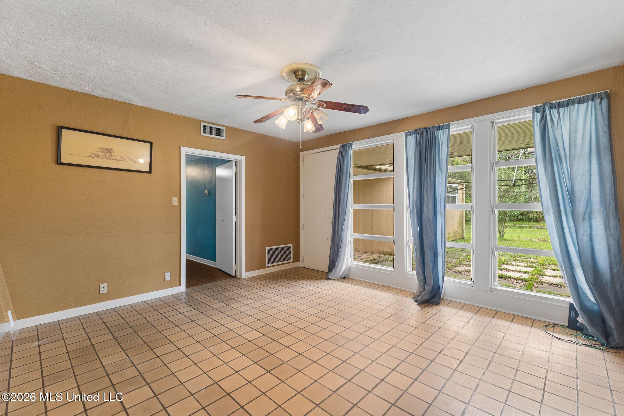 301 Spring Street Taylorsville, MS 39168 - Photo 4 of 15 301_Spring_St-5