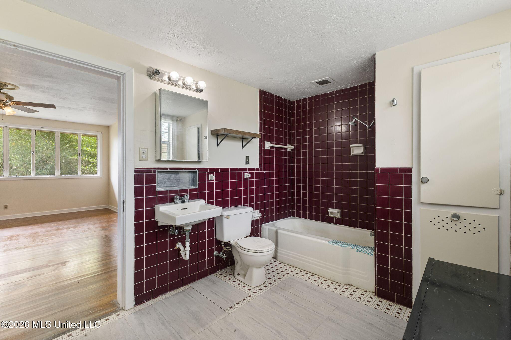 301 Spring Street Taylorsville, MS 39168 - Photo 9 of 15 301_Spring_St-10