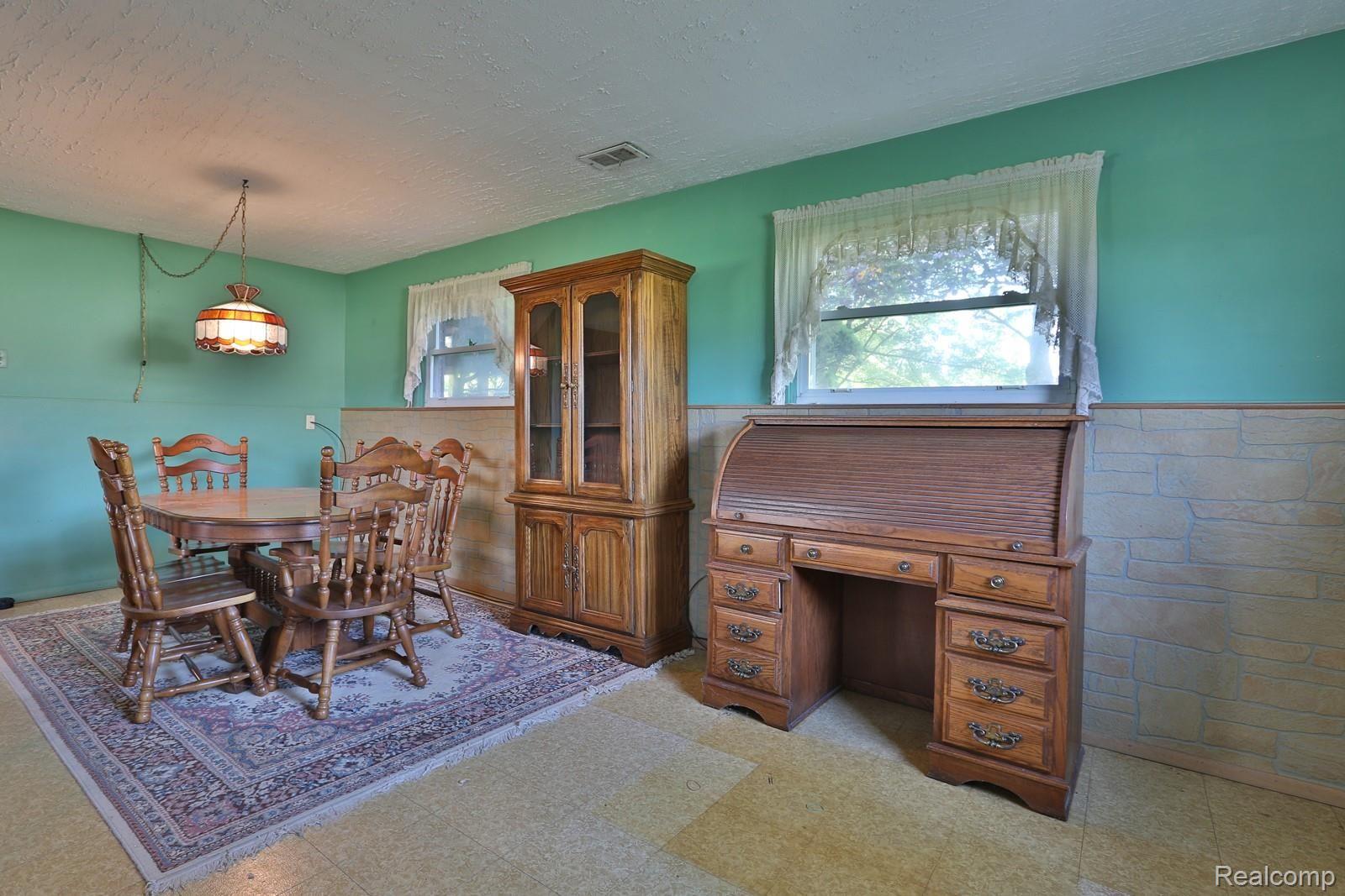 290 West Newport Road Carleton, MI 48117 - Photo 19 of 22 2B8A0563.jpg