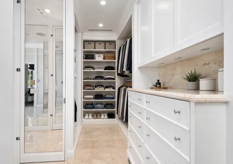 $2,095,000 | 229 East Lake Shore Drive, Unit 4E, Chicago, IL 60611