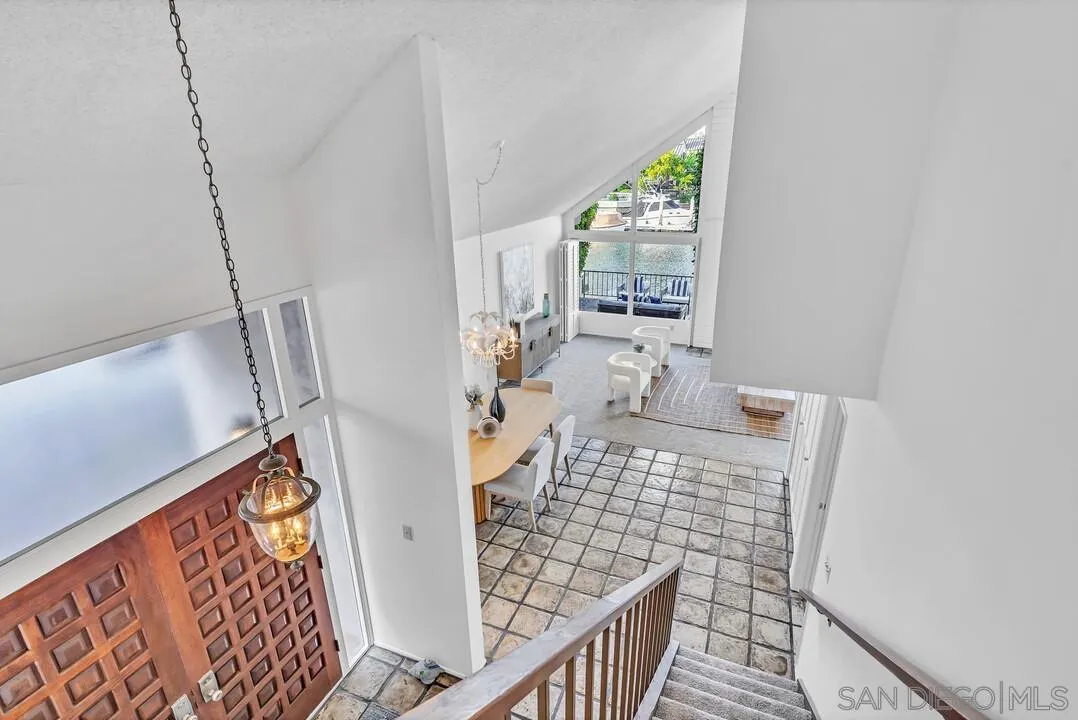 29 Green Turtle Road Coronado, CA 92118 - Photo 51 of 68 a view of entryway with wooden floor