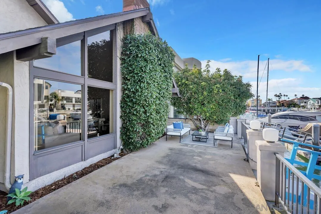 29 Green Turtle Road Coronado, CA 92118 - Photo 7 of 68 a view of a patio with chairs and a table
