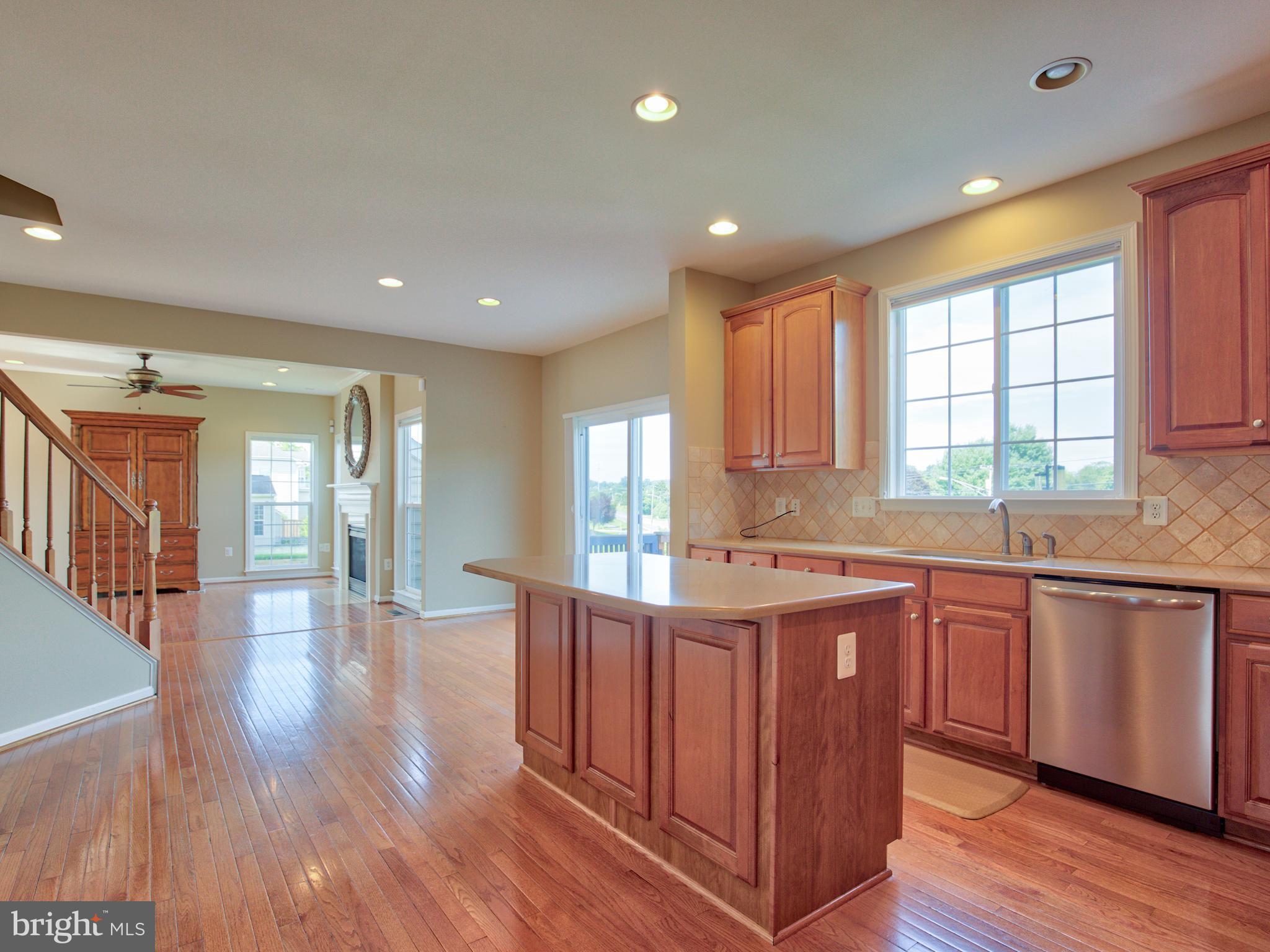 2801 Ridgetop Court Winchester, VA 22601 - Photo 9 of 30 Spotless kitchen shows like a model!