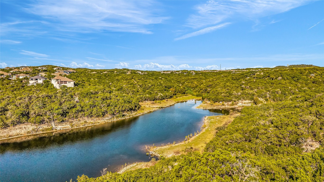 7216 Getaway Drive Jonestown, TX 78645 - Photo 19 of 30 a view of an ocean