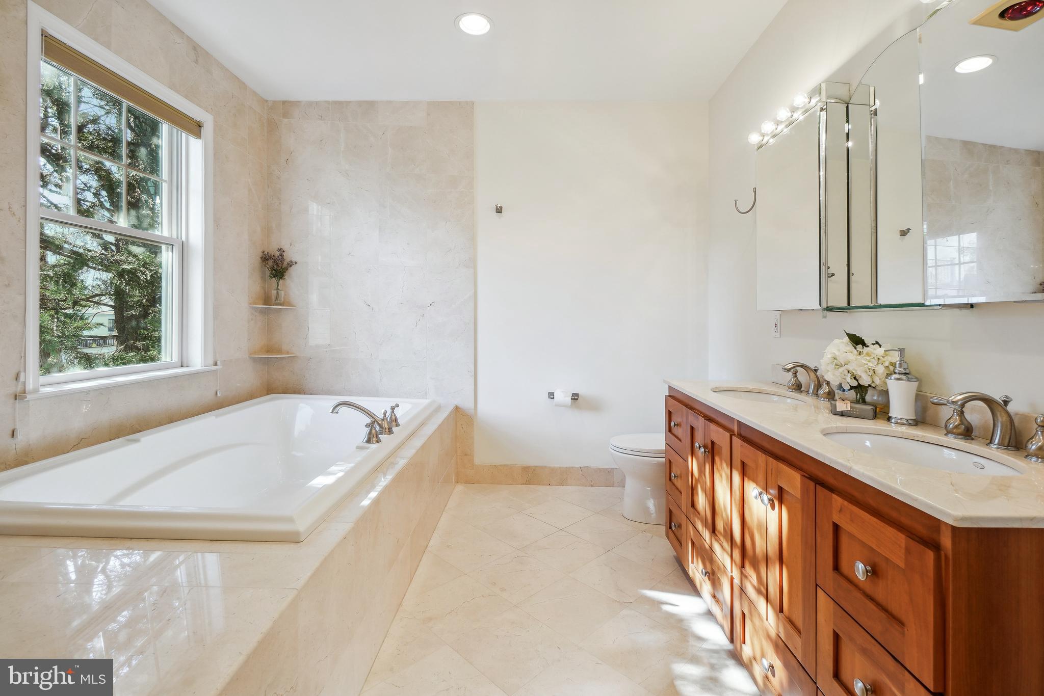 4602 Rosedale Avenue Bethesda, MD 20814 - Photo 16 of 30 Owner' En-Suite Bathroom