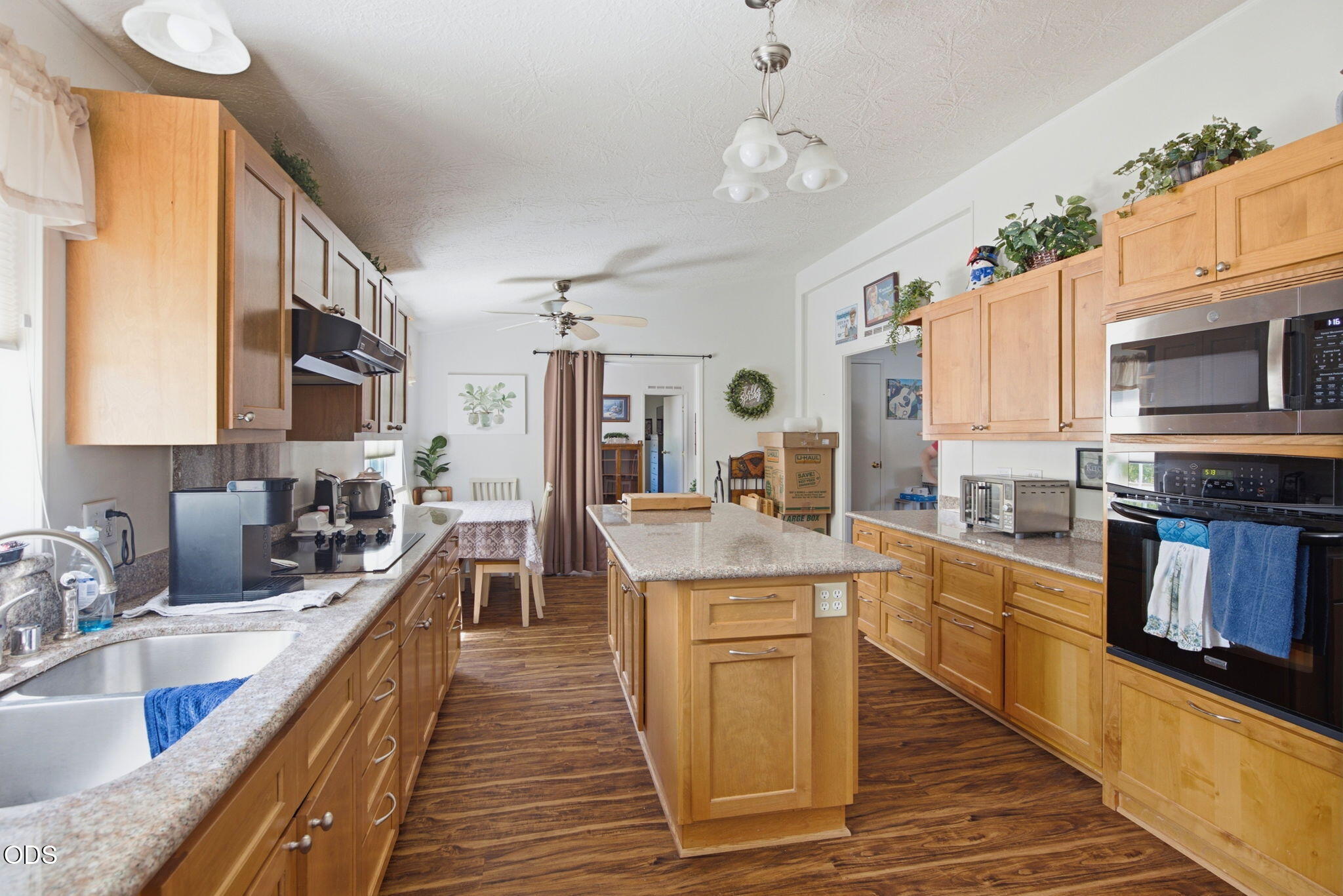 2322 Southwest Allen Creek Road Grants Pass, OR 97527 - Photo 16 of 74 Gallery Image 16