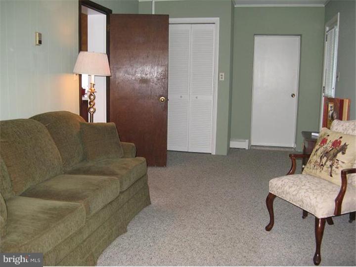 604 Willowbrook Road Havertown, PA 19083 - Photo 5 of 19 Family Room