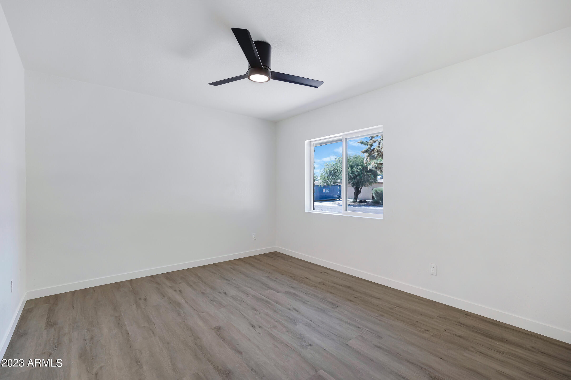 3029 East Cochise Road Phoenix, AZ 85028 - Photo 19 of 31 3029 E Cochise Rd-22