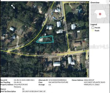 a black and white photo of a city