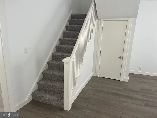 $298,000 | 144 West Conestoga Street, New Holland, PA 17557