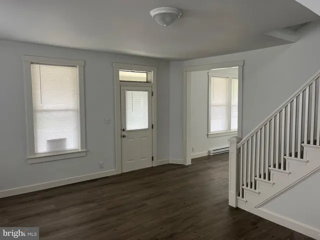 $298,000 | 144 West Conestoga Street, New Holland, PA 17557