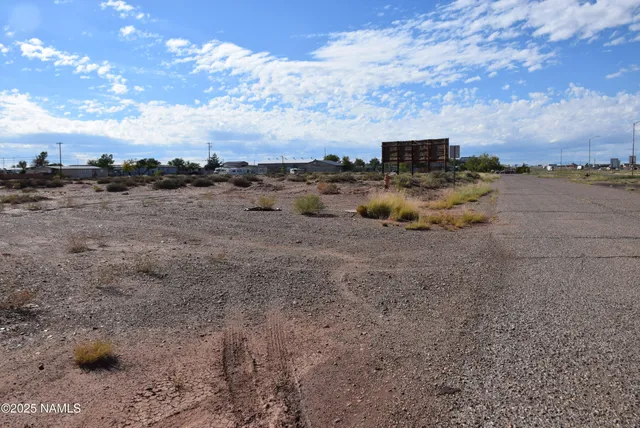 $425,000 | 2600 West 3rd Street, Winslow, AZ 86047