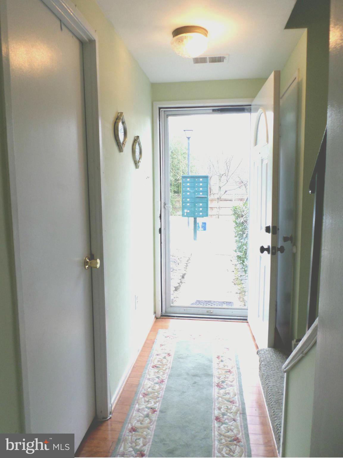10719 Lester Street Silver Spring, MD 20902 - Photo 4 of 27 Interior (General)