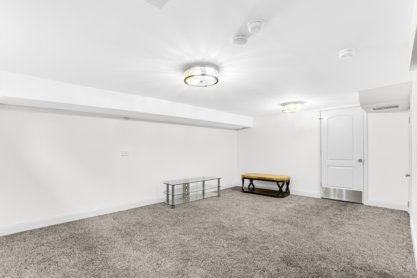 503 Ridge Road, Unit 21 Wilmette, IL 60091 - Photo 6 of 21 a living room with furniture